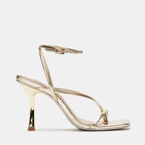 Steve Madden Annie Heels in Champagne | MODERATELY USED